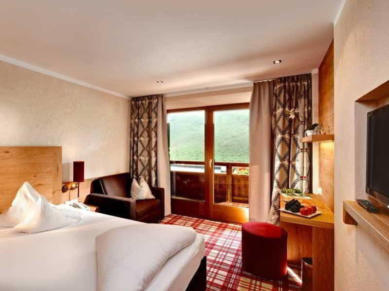 Hotel Berghof Crystal Spa & Sports Tux Dış mekan fotoğraf