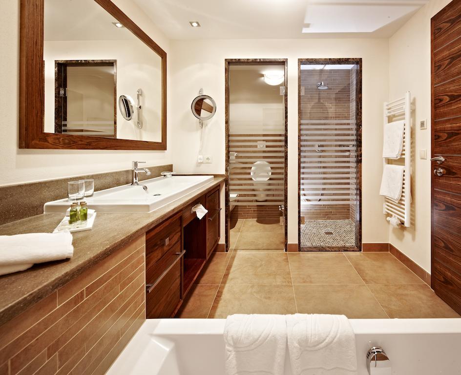 Hotel Berghof Crystal Spa & Sports Tux Dış mekan fotoğraf